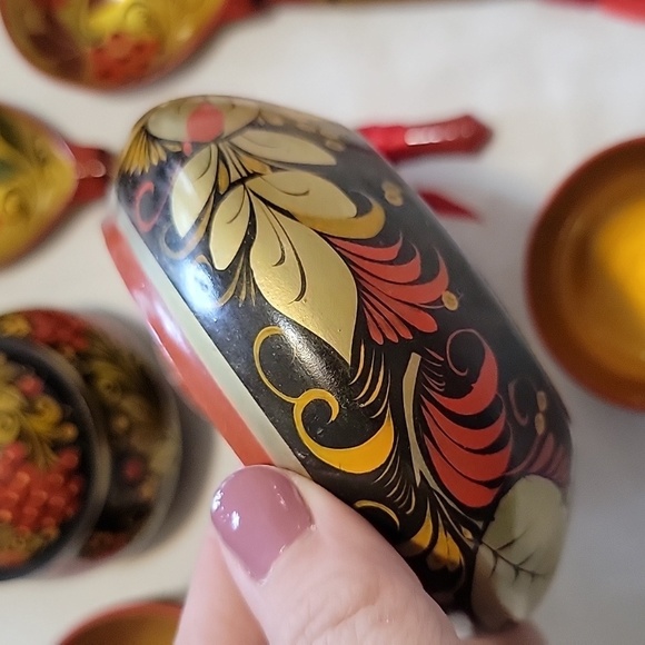 1970s Collection of Khokhloma Hand-Painted Wood Lacquerware 18 Pcs. - Picture 9 of 16